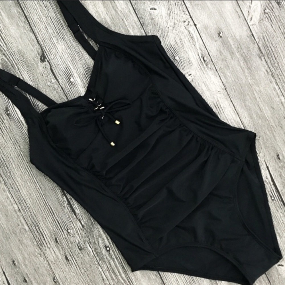 High cut swimsuit